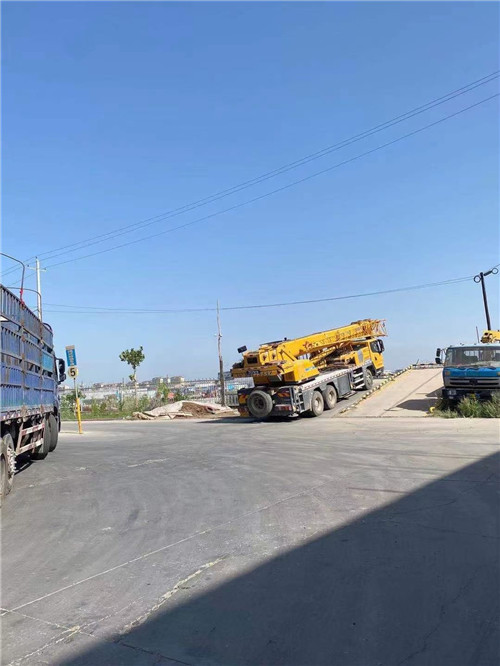 南关区25吨吊车的租赁价格大概是多少？